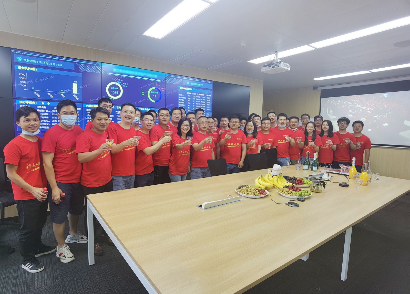 凤凰庆祝图片.jpg 凤凰庆祝图片.jpg